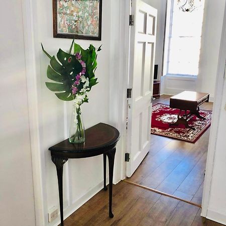 Charming Apartment In The Heart Of Бат Екстер'єр фото